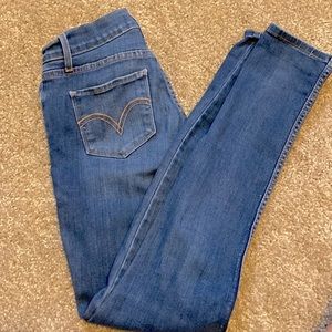 Womens Levi jeans.
